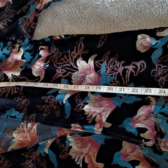 Daytrip Burnout Velveteen Kimino Size L - Picture 7 of 9